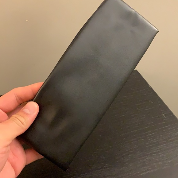 BRAND NEW black Shu Uemura makeup bag - Picture 2 of 4